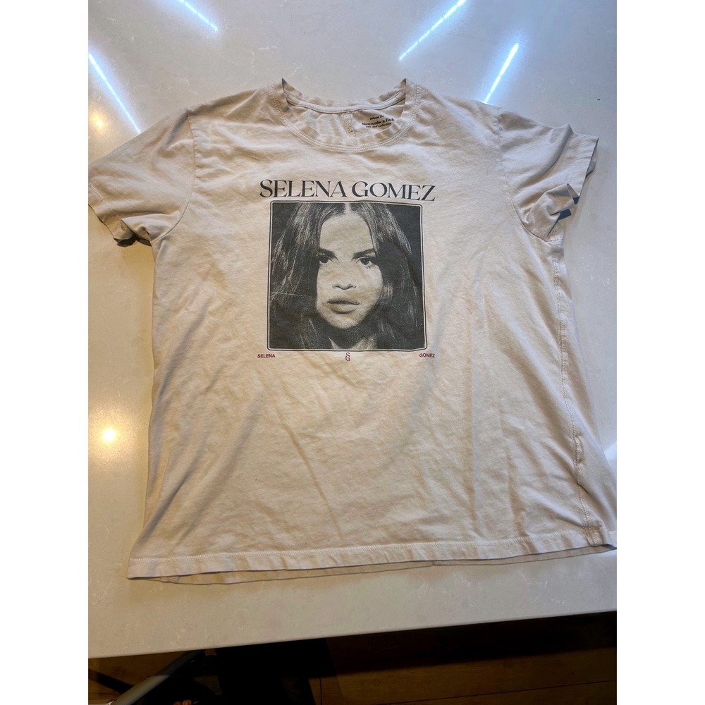 Abercrombie & Fitch Selena Gomez Relaxed Graphic Tee Cream Small